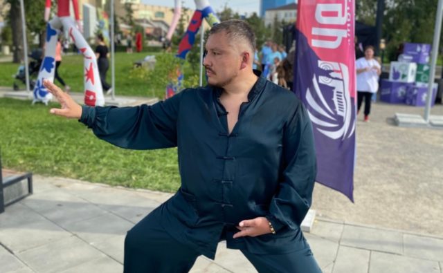Добрые друзья на фестивале волонтеров